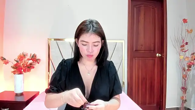 Zamira Taylor online show from April 2026 08:24:02 PM