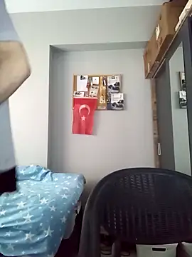 Snapshot of raskolnikovw chatting on December 2025 07:55:01 AM raskolnikovw online show from December 2025 07:55:01 AM