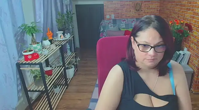 Snapshot of like2knowyou chatting on February 2025 09:05:02 PM like2knowyou online show from February 2025 09:05:02 PM