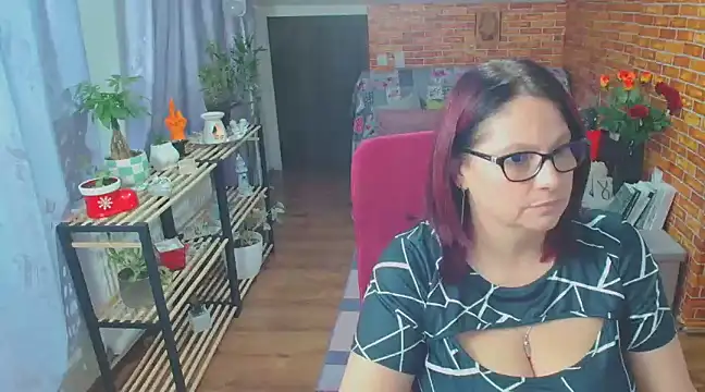 Snapshot of like2knowyou chatting on February 2025 08:03:02 PM like2knowyou online show from February 2025 08:03:02 PM