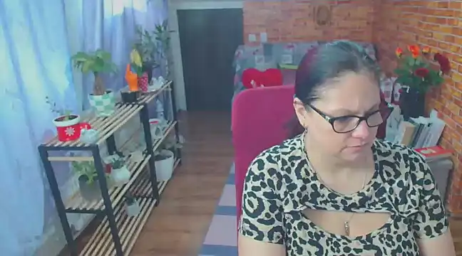 Snapshot of like2knowyou chatting on March 2025 11:51:01 AM like2knowyou online show from March 2025 11:51:01 AM