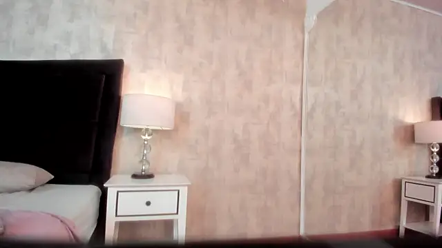 NahomyCarther online show from November 2025 04:49:02 AM