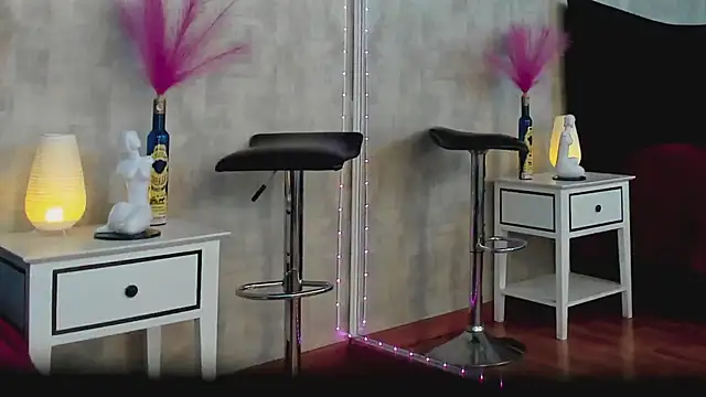 NahomyCarther online show from April 2026 11:09:02 PM