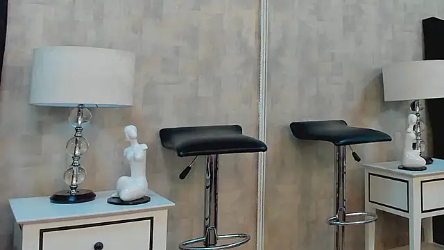 NahomyCarther online show from April 2026 11:45:02 PM