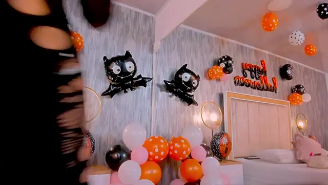 NahomyCarther online show from October 2025 03:50:01 AM