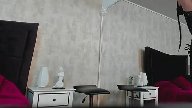 NahomyCarther online show from April 2026 11:06:01 PM