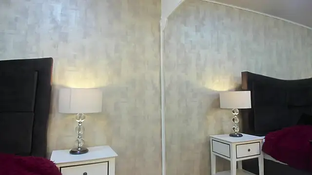 NahomyCarther online show from October 2025 03:41:01 AM