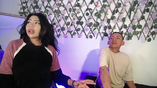 Snapshot of aron_and_paula chatting on March 2025 04:28:02 AM aron and paula online show from March 2025 04:28:02 AM