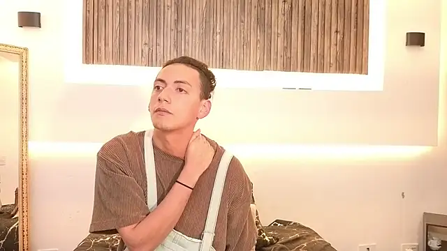 Snapshot of aron_and_paula chatting on November 2025 05:13:01 AM aron and paula online show from November 2025 05:13:01 AM