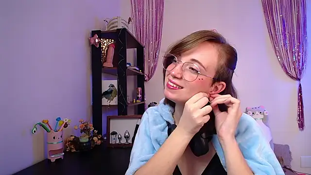 Elise Nyx online show from March 2026 01:05:01 PM