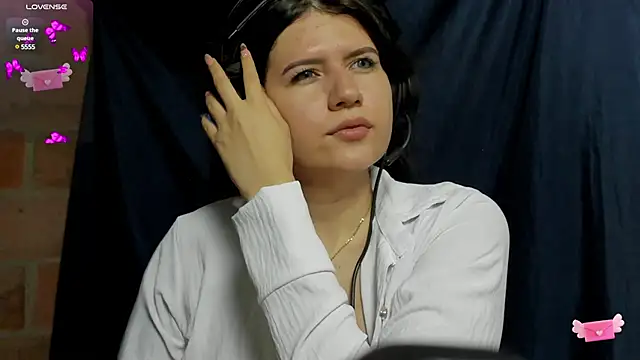 Snapshot of brii69 chatting on March 2025 02:20:01 AM brii69 online show from March 2025 02:20:01 AM