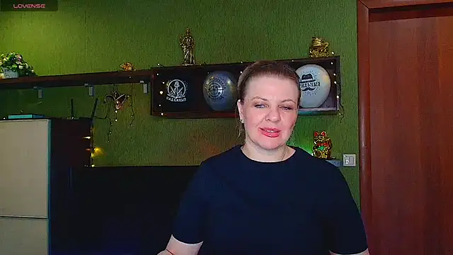 VeronikawGold online show from February 2026 12:27:01 PM