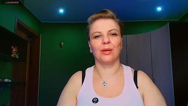 VeronikawGold online show from May 2026 06:49:01 PM
