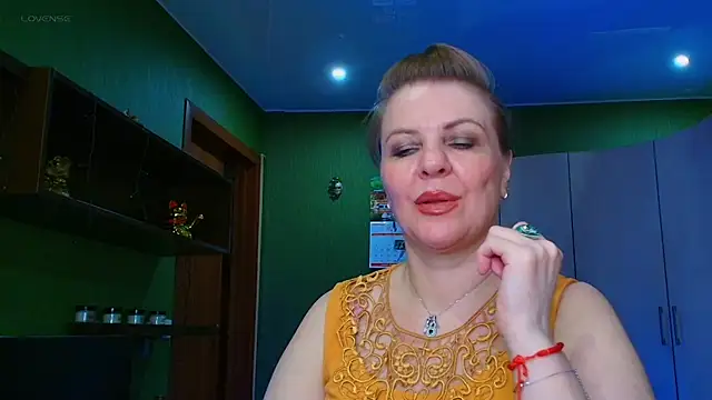 VeronikawGold online show from May 2026 11:05:02 AM