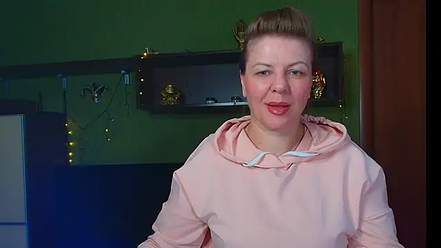 VeronikawGold online show from April 2026 08:10:02 PM