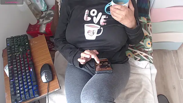 Sexyqueen mature  online show from April 2026 07:40:02 PM