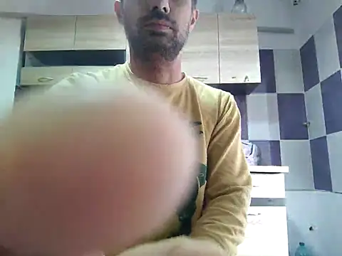 Snapshot of andreiiiii2025 chatting on February 2025 07:12:02 AM andreiiiii2025 online show from February 2025 07:12:02 AM