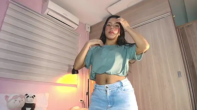 emily sweett24 online show from September 2025 12:26:01 PM
