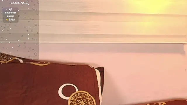 emily sweett24 online show from November 2025 12:05:02 PM