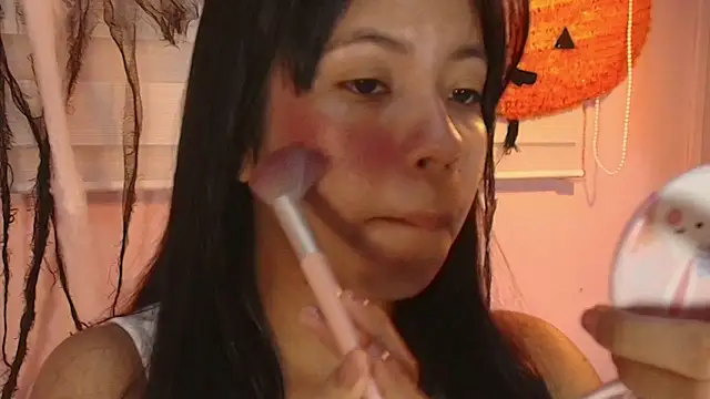 emily sweett24 online show from October 2025 12:36:01 PM