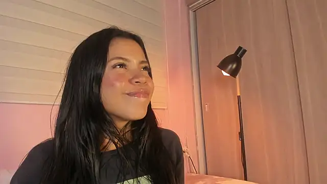 emily sweett24 online show from March 2025 06:59:02 PM