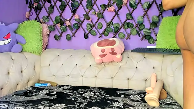 Snapshot of amydelahozgomez chatting on September 2025 06:02:02 AM amydelahozgomez online show from September 2025 06:02:02 AM