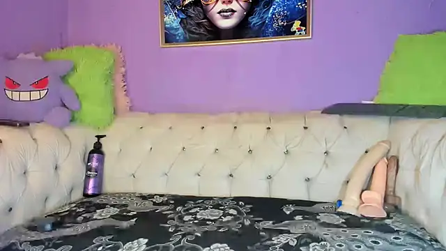 amydelahozgomez online show from February 2026 07:00:02 PM