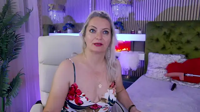 Snapshot of LadyTouch chatting on June 2026 02:53:01 AM LadyTouch online show from June 2026 02:53:01 AM