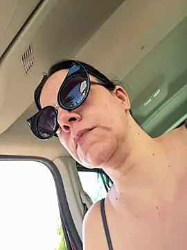 Snapshot of LadydeSade chatting on September 2025 01:03:02 PM LadydeSade online show from September 2025 01:03:02 PM