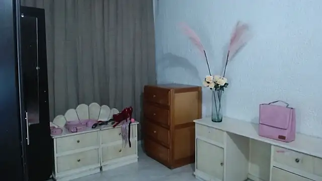 EngelCristaly online show from October 2025 06:55:01 AM