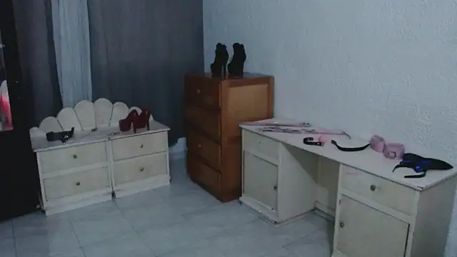 EngelCristaly online show from April 2026 09:14:02 AM