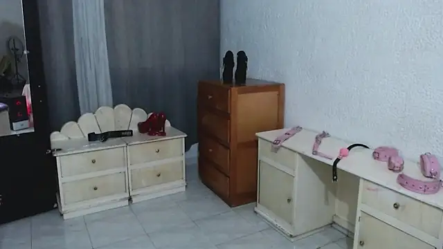 EngelCristaly online show from May 2026 06:06:02 AM