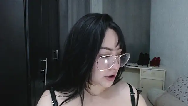 EngelCristaly online show from June 2026 04:45:02 AM