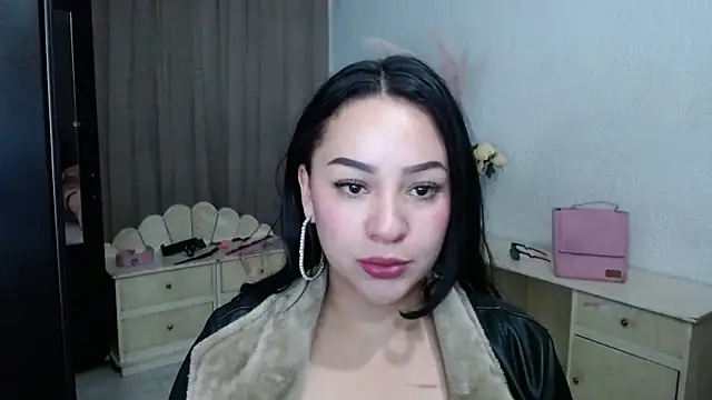 EngelCristaly online show from November 2025 04:49:02 AM