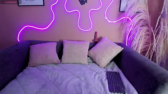 Snapshot of valkiria_davies_ chatting on February 2025 12:04:02 PM valkiria davies online show from February 2025 12:04:02 PM