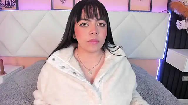 Snapshot of valkiria_davies_ chatting on March 2025 12:11:02 PM valkiria davies online show from March 2025 12:11:02 PM