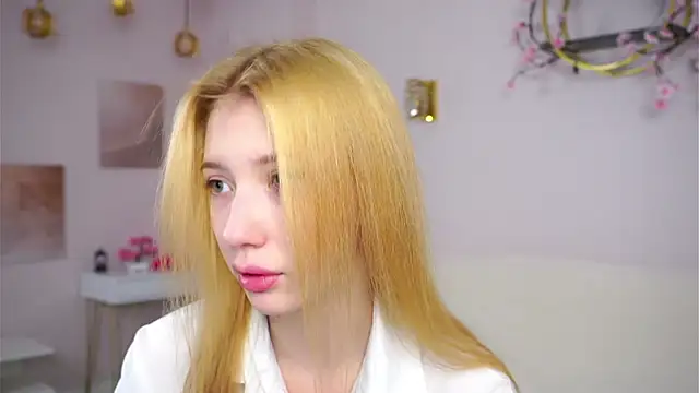 SunnivaCovil online show from February 2026 02:50:01 PM