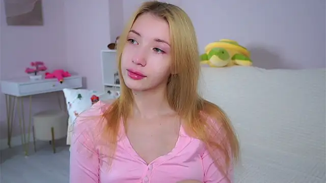 SunnivaCovil online show from February 2026 02:39:02 PM