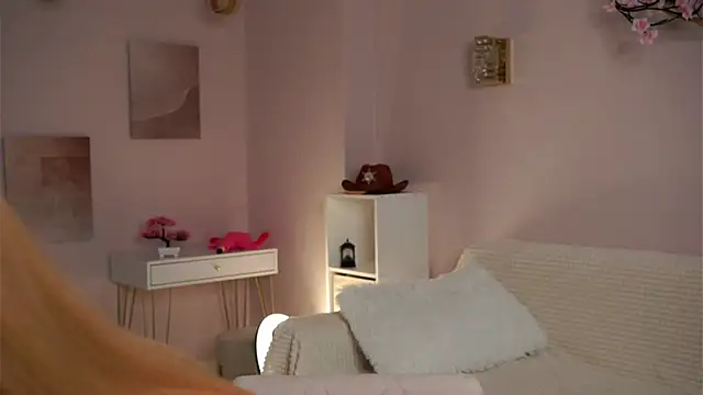 SunnivaCovil online show from April 2026 02:35:01 PM