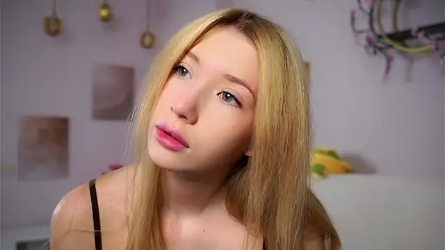 SunnivaCovil online show from February 2026 03:03:02 PM