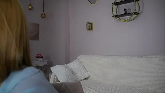 Snapshot of SunnivaCovil chatting on December 2025 02:59:01 PM SunnivaCovil online show from December 2025 02:59:01 PM