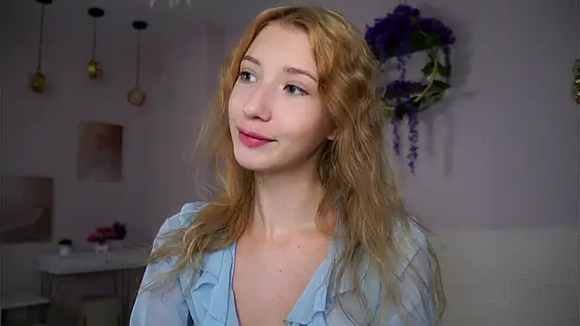 Snapshot of SunnivaCovil chatting on October 2025 02:39:02 PM SunnivaCovil online show from October 2025 02:39:02 PM