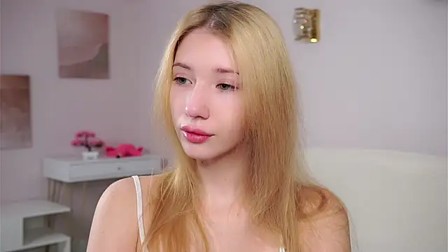 SunnivaCovil online show from March 2026 03:26:02 PM