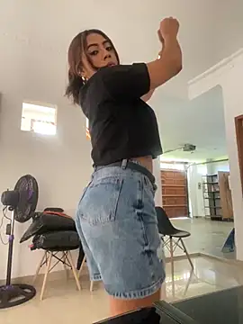 zoe mount online show from October 2025 06:11:01 PM