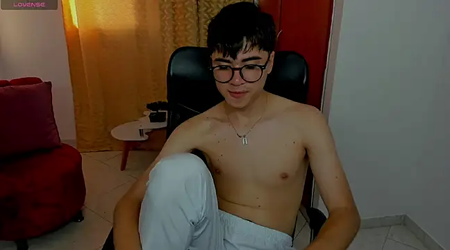 liam orion online show from February 2025 10:04:02 PM