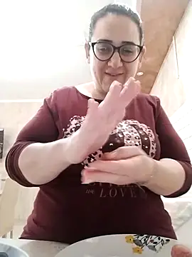 Dolcecurvy online show from April 2026 09:39:02 AM
