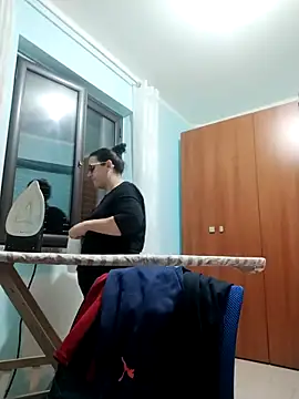 Dolcecurvy online show from November 2025 04:10:01 PM