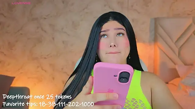 Snapshot of Leaa_Cox chatting on June 2026 08:52:01 PM Leaa Cox online show from June 2026 08:52:01 PM