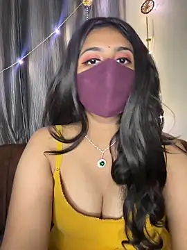 Dishasarmaa05 online show from October 2025 01:55:02 PM