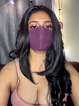 Dishasarmaa05 online show from October 2025 01:43:02 PM